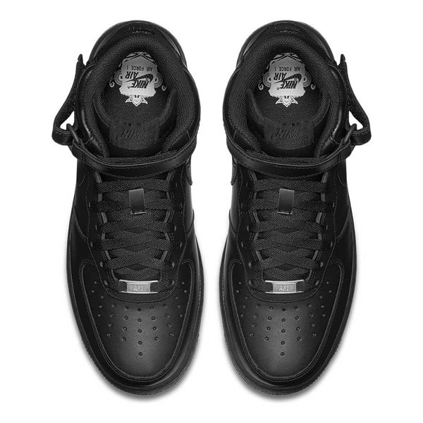 air force 1 preto no pé