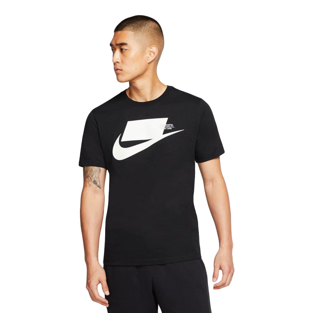 Camiseta Negra Nike Tee-Futura Icon islamiyyat.com