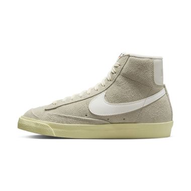 Nike high blazer