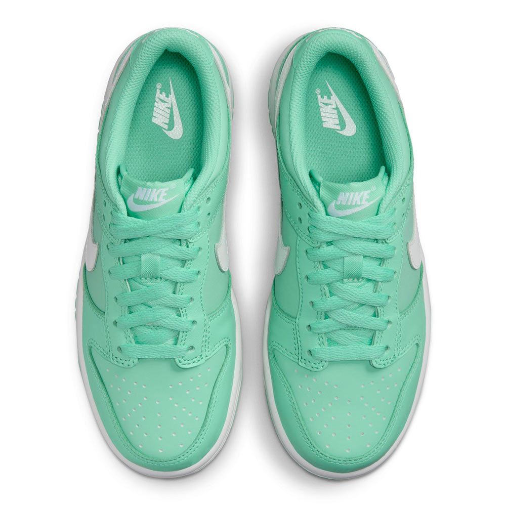 Emerald deals green nike